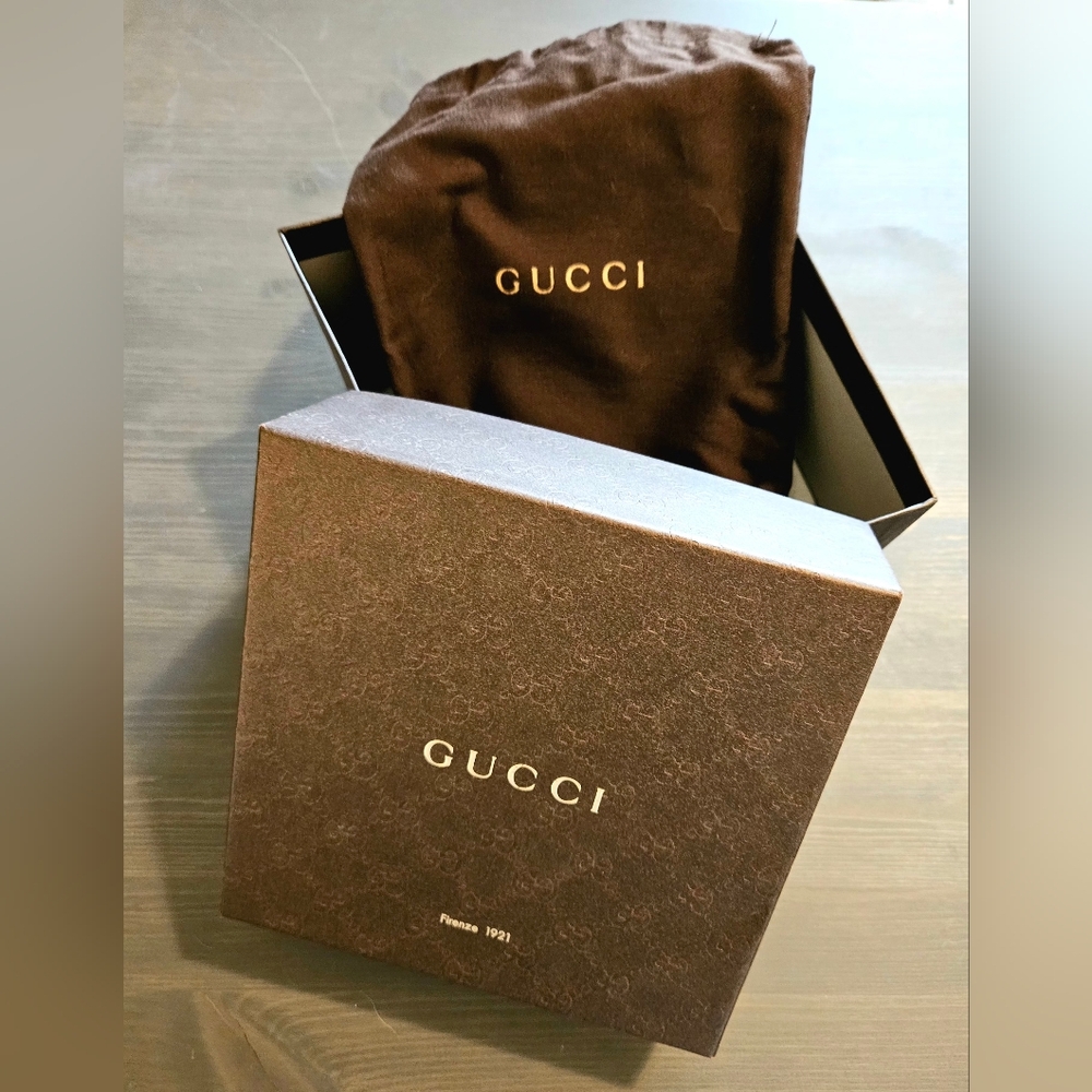 🫟 GUCCI - Vintage Floral 100% Silk Scarf, EUC - Picture 6 of 6